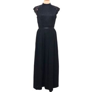 Miusol Formal Dress Size XXL Black Lace Fit and Flare Full Length Gown